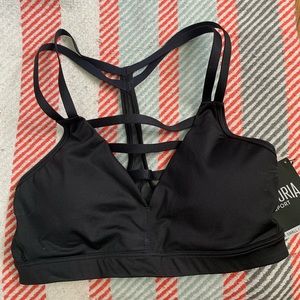 NWT VS Sport Sports Bra